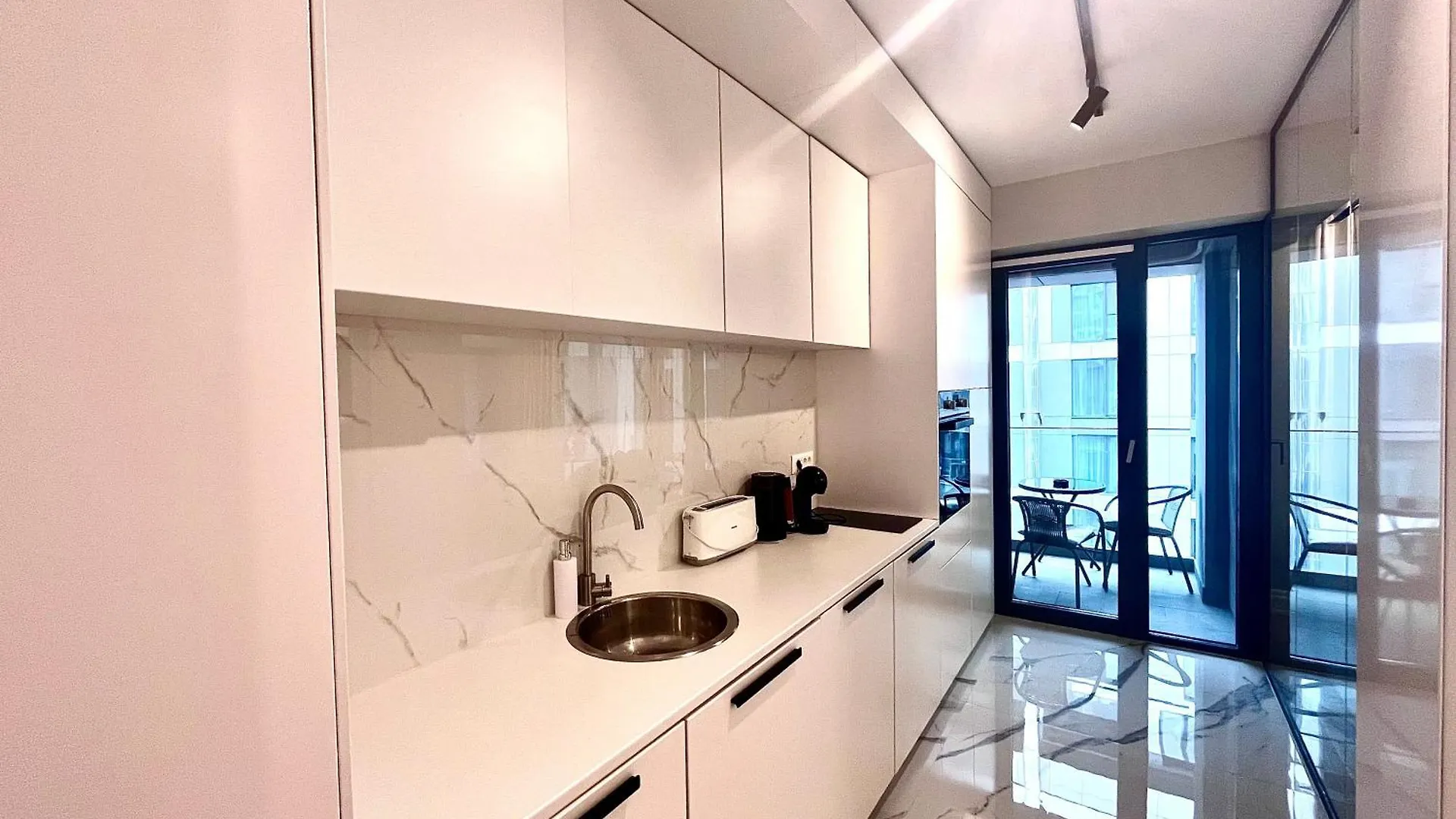 Flh - Golden Elegance With Balcony & Garage Apartment Bucharest Romania