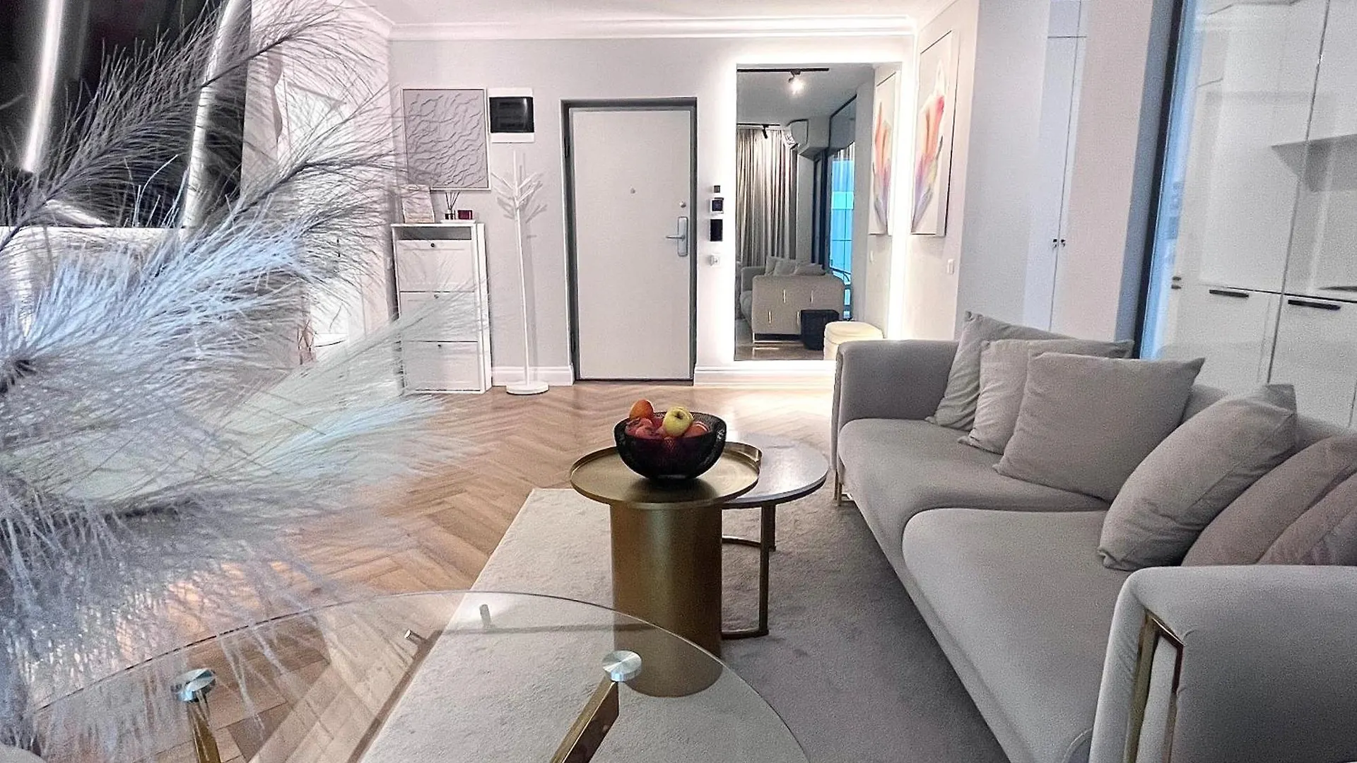 Flh - Golden Elegance With Balcony & Garage Apartment Bucharest