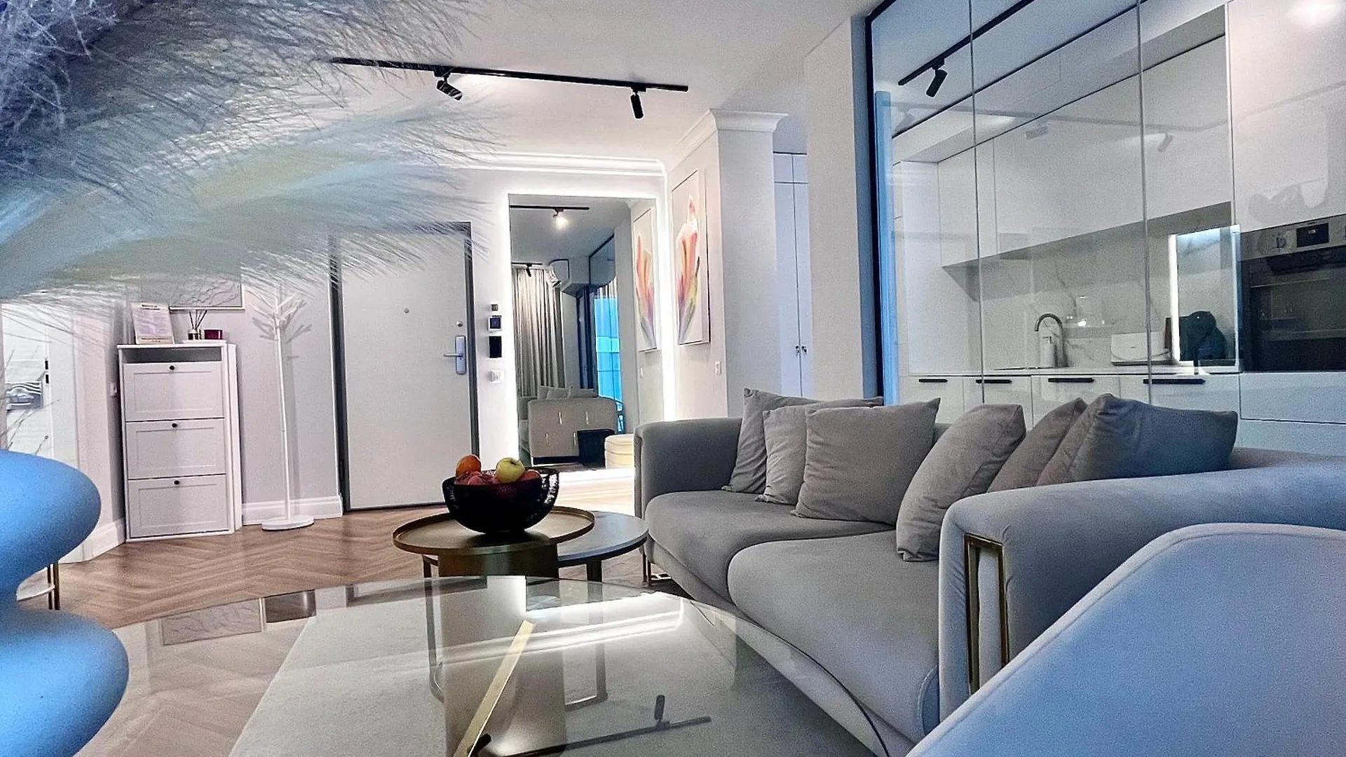 Flh - Golden Elegance With Balcony & Garage Apartment Bucharest