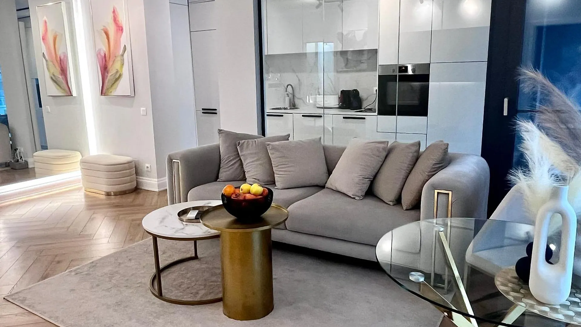 Flh - Golden Elegance With Balcony & Garage Apartment Bucharest Romania