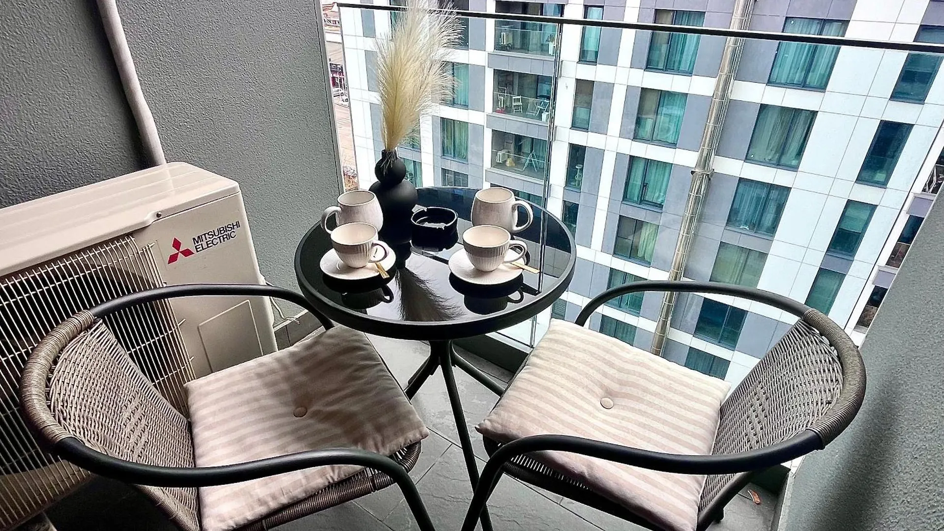 Apartament Flh - Golden Elegance With Balcony & Garage Bukareszt 0*,  Rumunia