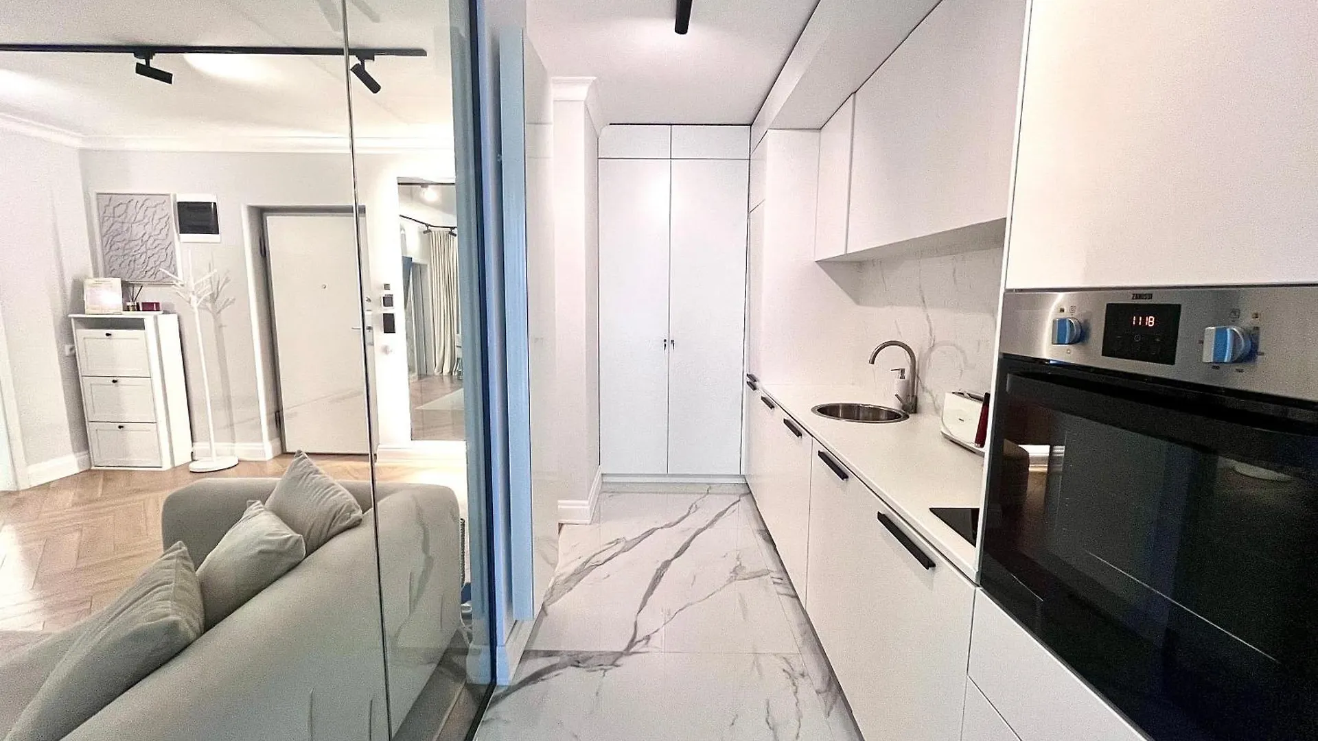 Apartament Flh - Golden Elegance With Balcony & Garage Bukareszt